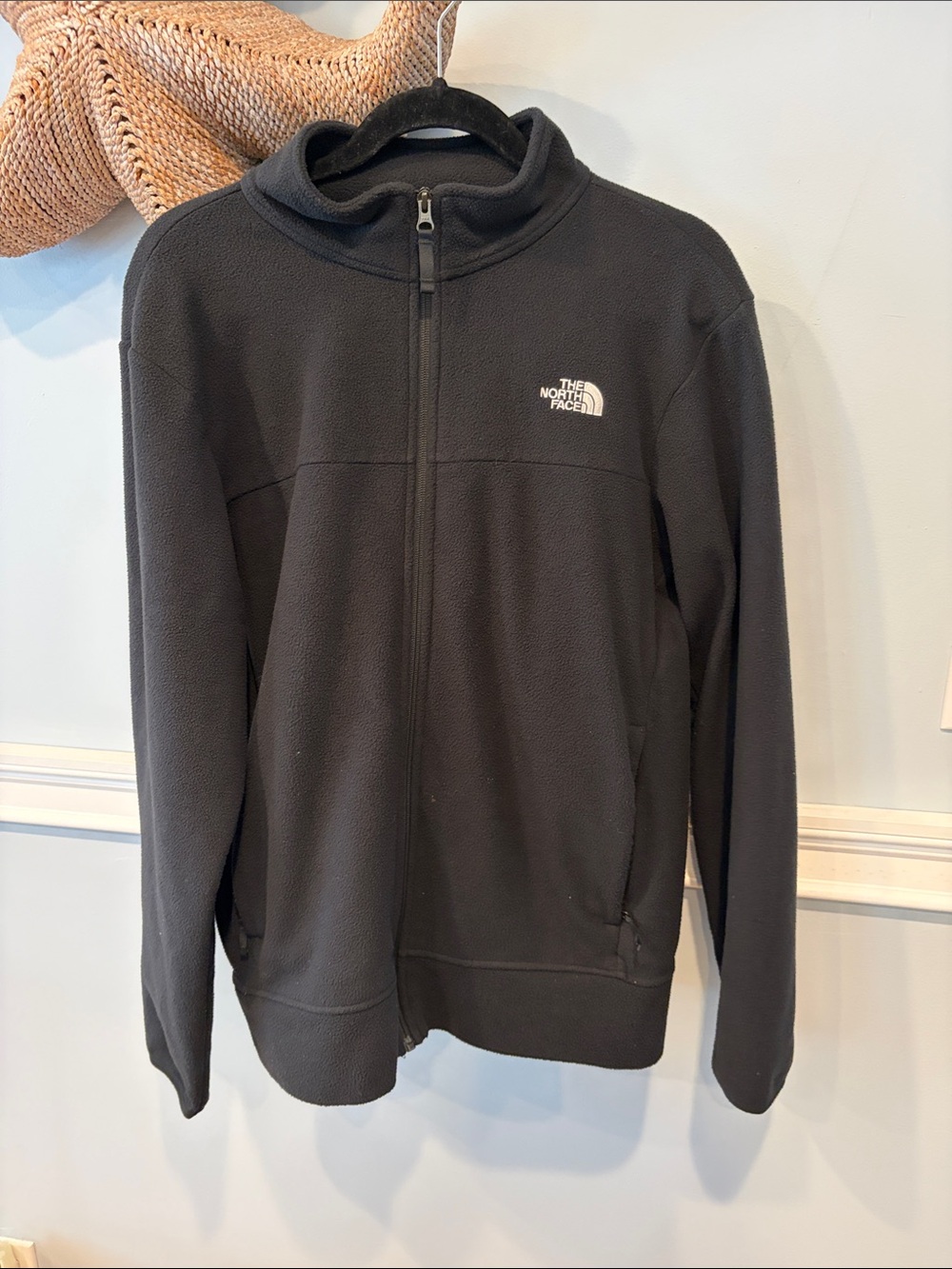 The North Face Black Zip-Up Fleece Jacket men’s medium